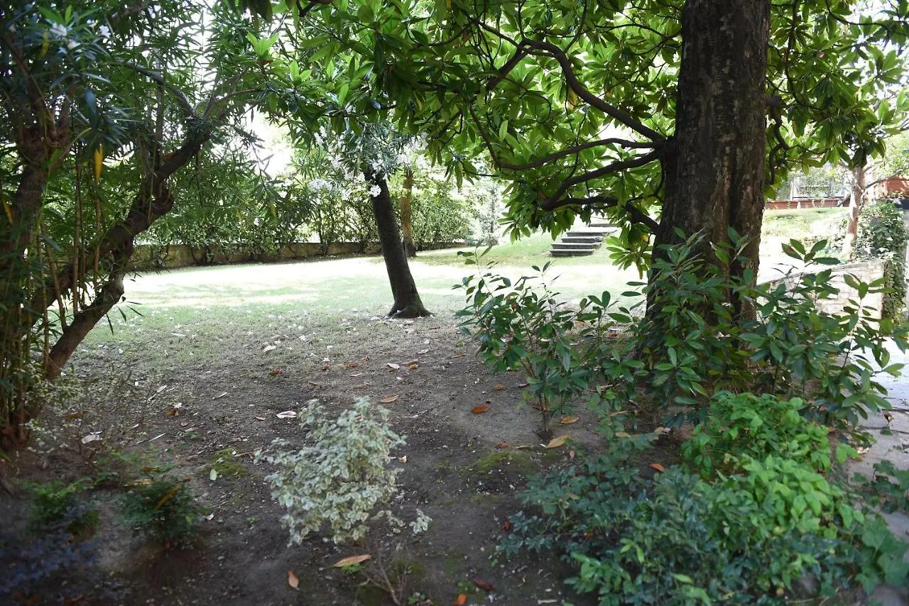 Apartament Le Rondinelle Como