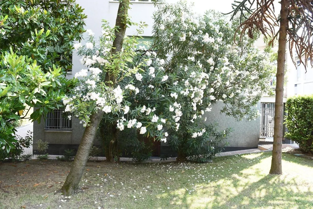 Apartament Le Rondinelle Como 0*,  Włochy