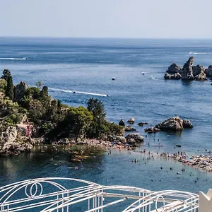 isola-bella-luxury-view.taorminaitalyhotels.com/