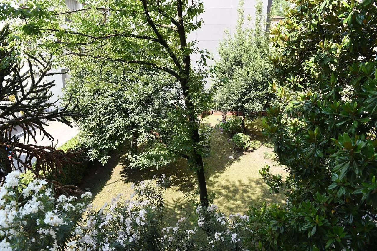 Le Rondinelle Apartment Como Italy