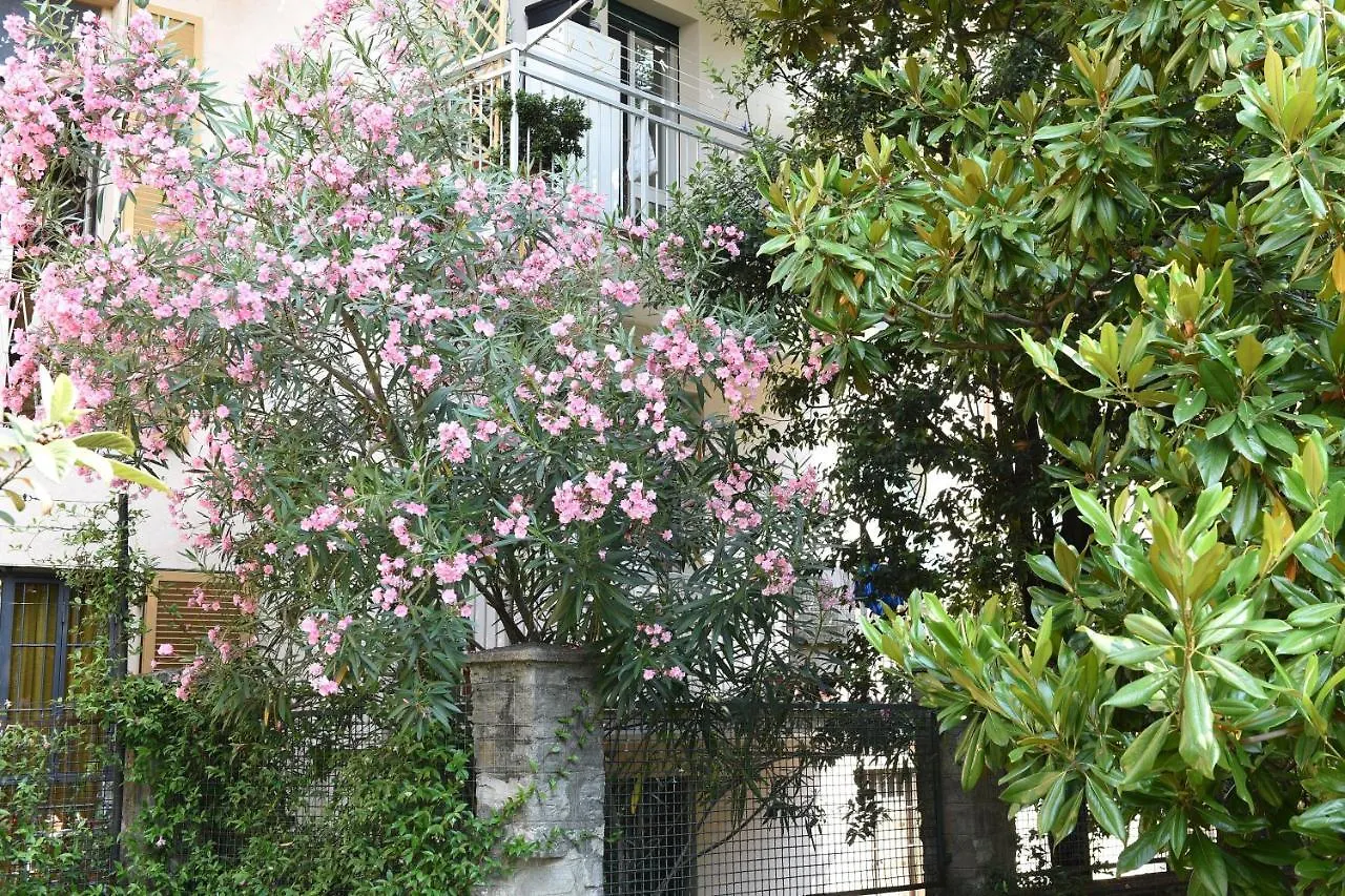 Le Rondinelle Apartment Como