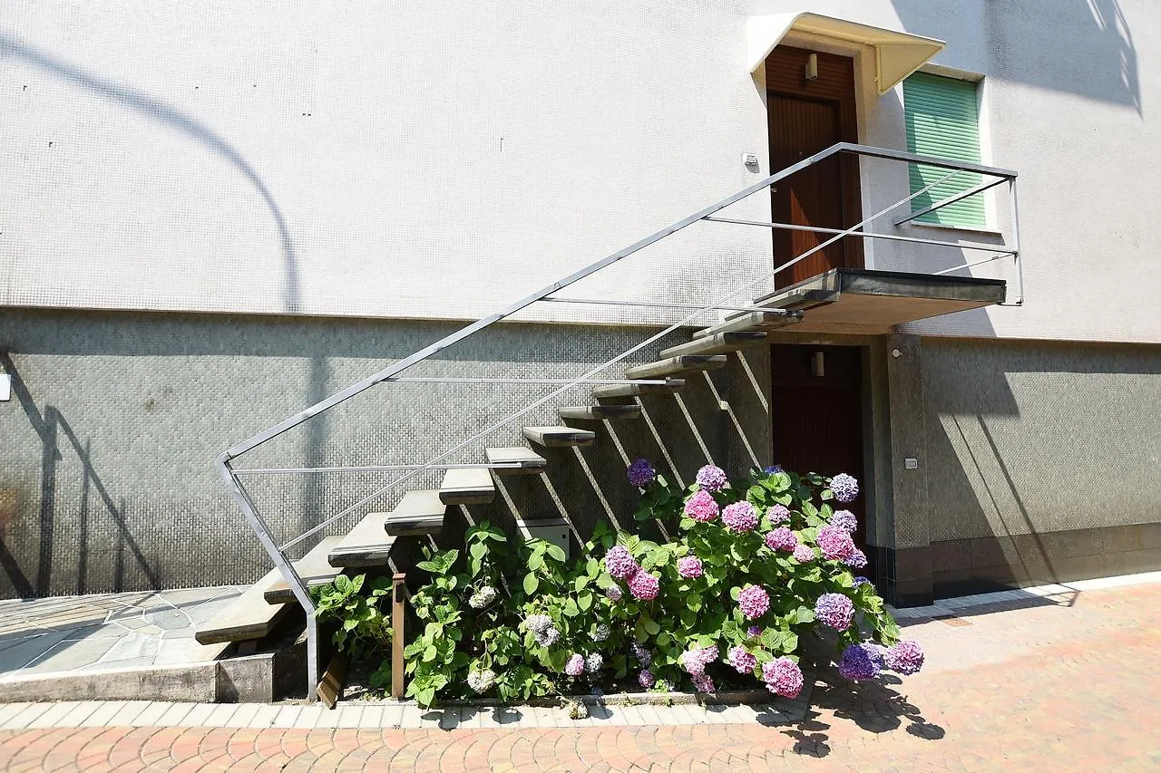 Le Rondinelle Apartment Como