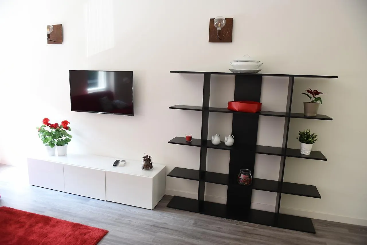Le Rondinelle Apartment Como