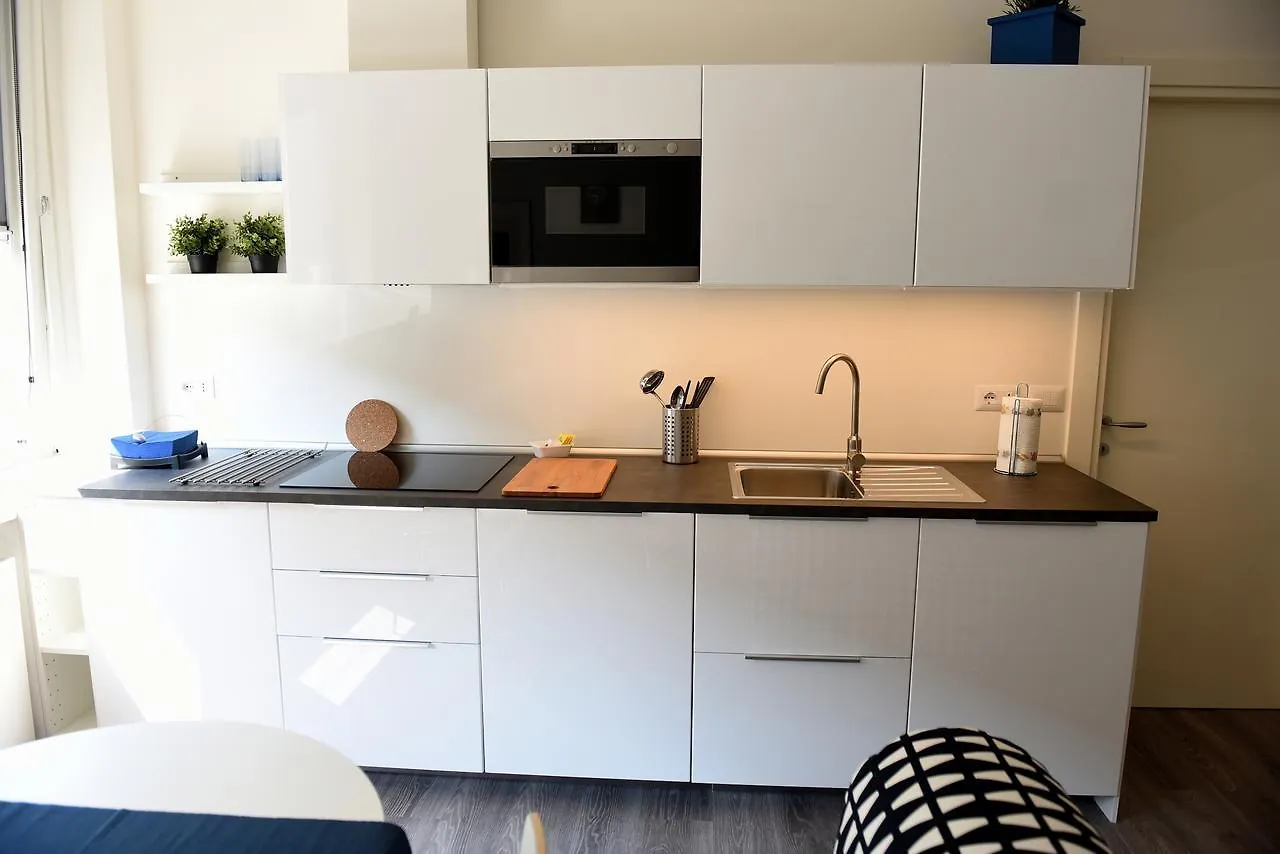 Le Rondinelle Apartment Como