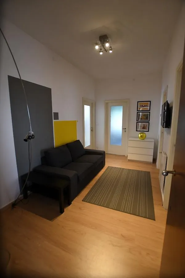 Le Rondinelle Apartment Como